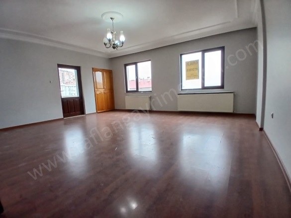 Soğuksu Mah. Ortahisar Kiralık Daire |  3+1 Oda | 150M2 Aylık 22.000Tl | 2. Kat | Kombi | 2 Banyo Resim-4