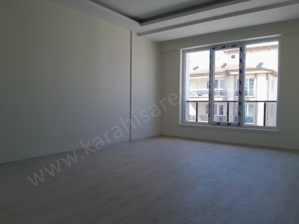 Kanlıca Mah. Afyon Satılık Daire |  3+1 Oda | 115M2 4.500.000Tl  Krediye Uygun  | Giriş Katı | Doğalgaz | 2 Banyo | 1 Yatak Odası Resim-3