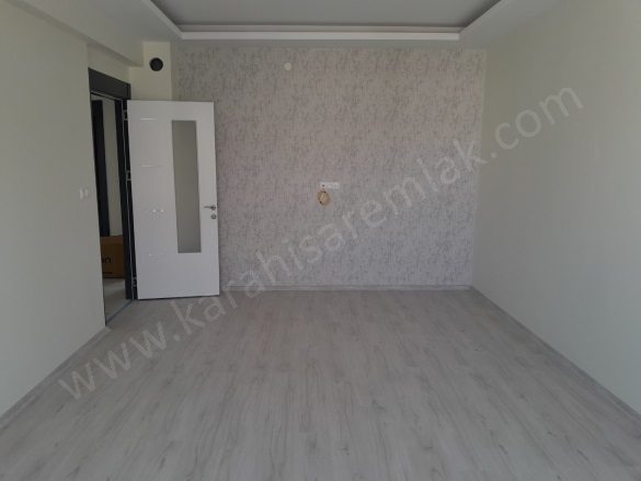 Kanlıca Mah. Afyon Satılık Daire |  3+1 Oda | 115M2 4.500.000Tl  Krediye Uygun  | Giriş Katı | Doğalgaz | 2 Banyo | 1 Yatak Odası Resim-4
