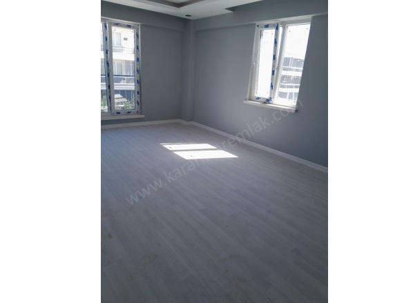 Fatih Mah. Afyon Satılık Daire |  3+1 Oda | 120M2 3.700.000Tl | 3. Kat | Doğalgaz | 1 Banyo | 1 Yatak Odası Resim-3