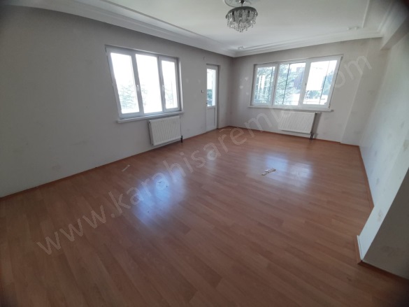 Kocatepe Mah. Afyon Satılık Daire |  3+1 Oda | 125M2 3.450.000Tl | 2. Kat | Doğalgaz | 1 Banyo | 1 Yatak Odası Resim-4