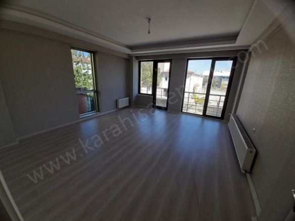 Gazi Mah. Afyon Kiralık Daire |  3+1 Oda | 110M2 Aylık 21.000Tl | 2. Kat | Doğalgaz | 1 Banyo | 1 Yatak Odası Resim-3