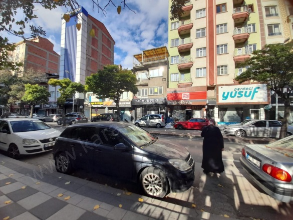 Cumhuriyet Mah. Afyon Satılık Daire |  3+1 Oda | 100M2 3.000.000Tl | 2. Kat | Doğalgaz | 1 Banyo | 1 Yatak Odası Resim-2