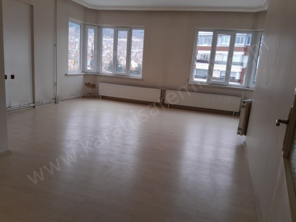 Cumhuriyet Mah. Afyon Satılık Daire |  3+1 Oda | 120M2 3.000.000Tl | 6. Kat | Doğalgaz | 1 Banyo | 1 Yatak Odası Resim-5