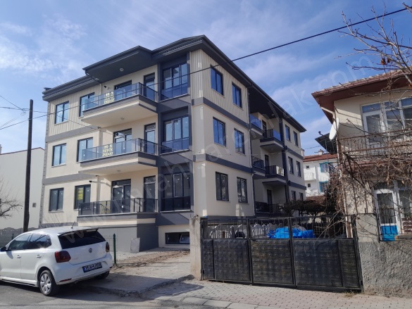 Hoca Ahmet Yesevi Mah. Afyon Kiralık Daire |  3+1 Oda | 110M2 Aylık 19.000Tl | 1. Kat | Doğalgaz | 1 Banyo | 1 Yatak Odası Resim-1