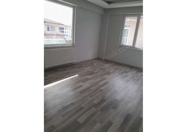 Fatih Mah. Afyon Satılık Daire |  3+1 Oda | 160M2 4.950.000Tl | 3. Kat | Doğalgaz | 2 Banyo | 1 Yatak Odası Resim-4