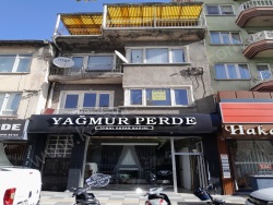 Merkez Cumhuriyet Mah. Satılık Daire 3+1 100 M2 | 2. Kat | Doğalgaz | 1 Banyo | 1 Yatak Odası