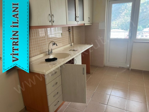 Teyyaredüzü Mah. Giresun Kiralık Daire |  3+1 Oda | 120M2 Aylık 17.000Tl Eşyalı  | 7. Kat | Kombi | 1 Banyo | 3 Yatak Odası Resim-2