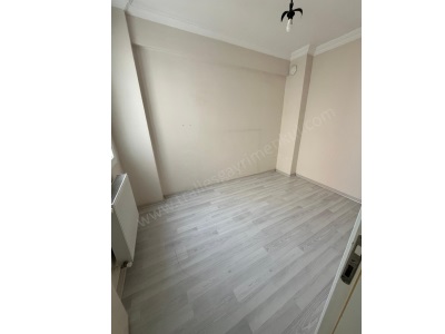 Tralles Gayrimenkulden Orta Mahallede Satılık Daire 1+1 : Efeler Mah