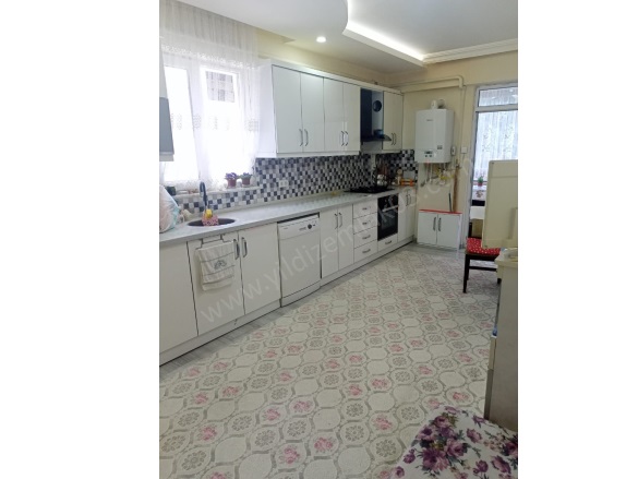 Otogar Mahallesi. Dinar Satılık Daire |  3+1 Oda | 160M2 3.650.000Tl  Krediye Uygun  | 1. Kat | Kombi | 2 Banyo | 1 Yatak Odası Resim-3