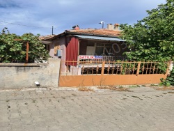 Dinar Cumhuriyet Mahallesi. Kiralık Müstakil Ev 2+1 100 M2 | 1. Kat | Kombi