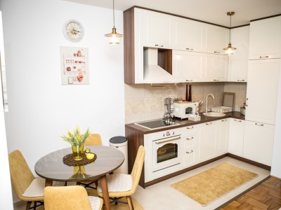 Cetinje Merkezde Yeni Eşyalı 2+1 Satılık Daire Şehir Merkezi