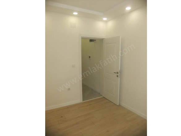 Kocamustafapaşa Satılık Bina Fatih Satılık Bina |  8+ Oda | 260M2 0Tl | Komple Bina | Kombi | 5 Banyo Resim-3