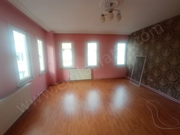 Kocamustafapaşa Kiralık Daire Fatih Kiralık Daire |  2+1 Oda | 80M2 Aylık 27.000Tl  Krediye Uygun  | 3. Kat | Kombi | 2 Banyo | 3 Yatak Odası Resim-2