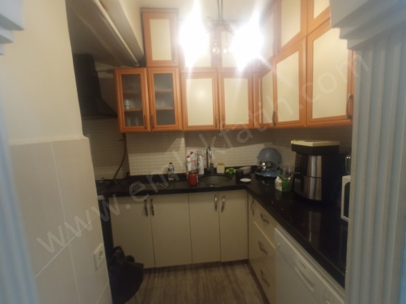 Silivrikapı Satılık Daire Fatih Satılık Daire |  2+1 Oda | 80M2 2.100.000Tl  Krediye Uygun  | Yarı Bordum | Kombi | 1 Banyo | 2 Yatak Odası Resim-4