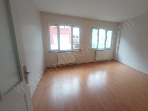 Kocamustafapaşa Kiralık Daire Fatih Kiralık Daire |  2+1 Oda | 85M2 Aylık 26.000Tl  Krediye Uygun  | 3. Kat | Kombi | 1 Banyo | 2 Yatak Odası Resim-2