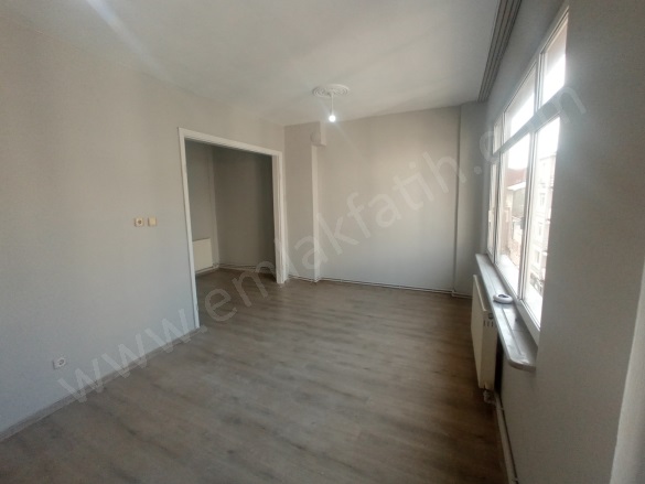Kocamustafapaşa Kiralık Daire Fatih Kiralık Daire |  1.5+1 Oda | 70M2 Aylık 18.500Tl  Krediye Uygun  | 4. Kat | Kombi | 1 Banyo | 1 Yatak Odası Resim-4