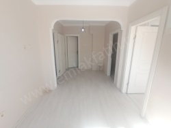 Fatih Sümbül Efendi Kiralık Daire Kiralık Daire 2+1 70 M2 | 3. Kat | Kombi | 1 Banyo | 2 Yatak Odası