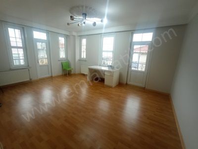 Kocamustafapaşa Kiralık Daire 15 Yıllık Genç 3+1 3 Kat Fatih