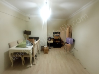 Kocamustafapaşa Meydan Yanı Genç Binada 2+1 Yarı Bodrum Satılık Daire Fatih Silivrikapı