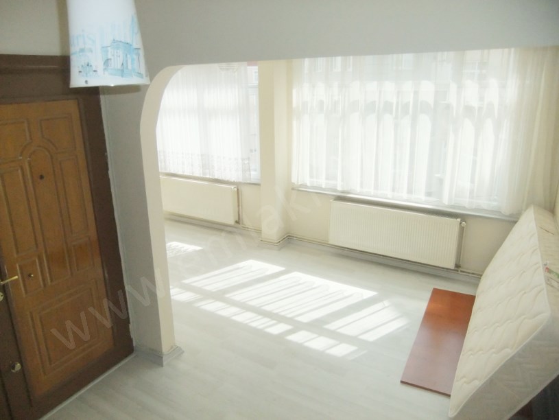 Meydan Yanı 2+1 2.Kat Yapılı 60m2 Köşe Daire  ( ESKİ PORTFÖY )