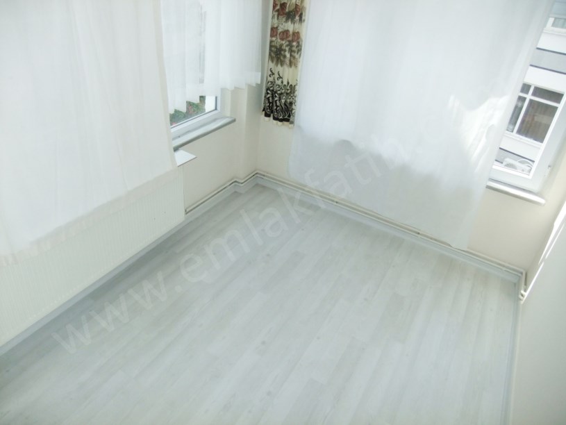 Meydan Yanı 2+1 2.Kat Yapılı 60m2 Köşe Daire  ( ESKİ PORTFÖY )