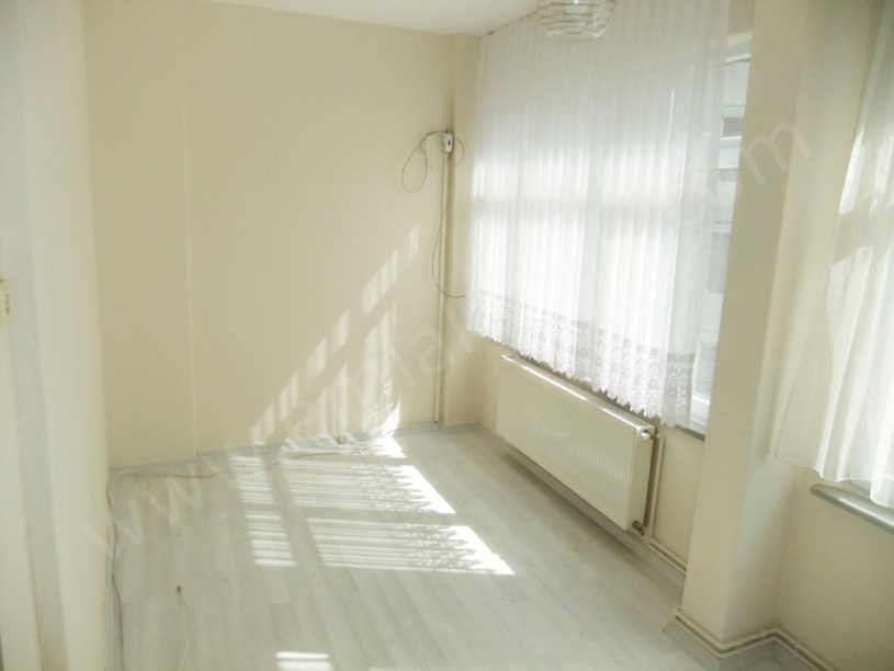 Meydan Yanı 2+1 2.Kat Yapılı 60m2 Köşe Daire  ( ESKİ PORTFÖY )