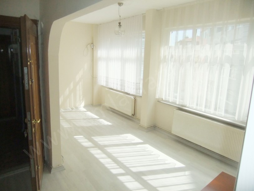 Meydan Yanı 2+1 2.Kat Yapılı 60m2 Köşe Daire  ( ESKİ PORTFÖY )