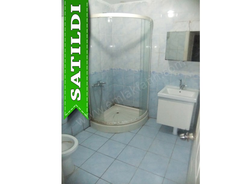 Kocamustafapaşada 15 Yıllık Genç Binada 2+1 Yarı Bodrum