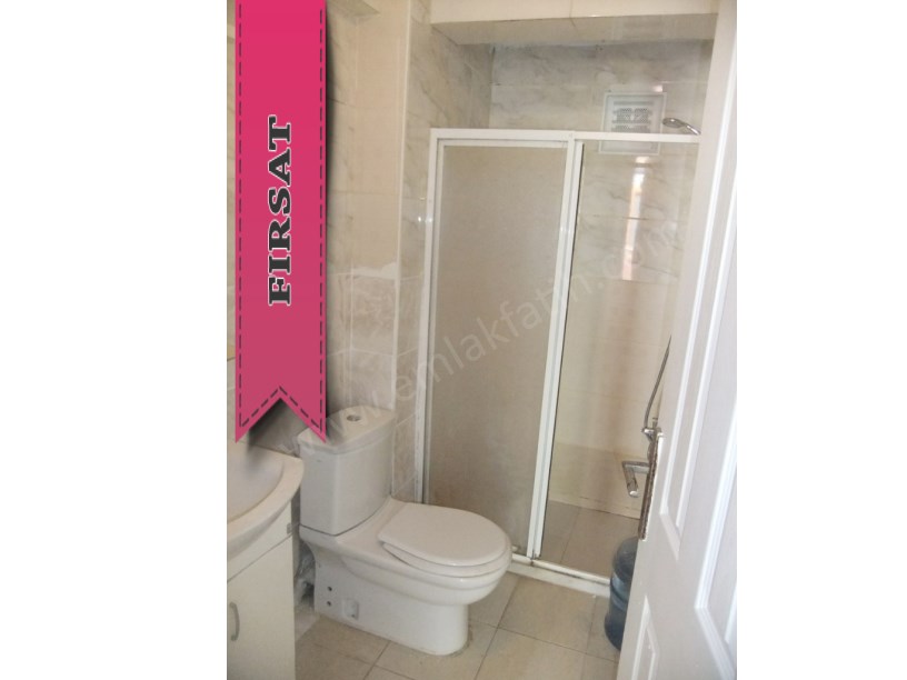 Kocamustafapaşada 2+1 75m2 3. Ara Kat Açıklamaya Dikkat
