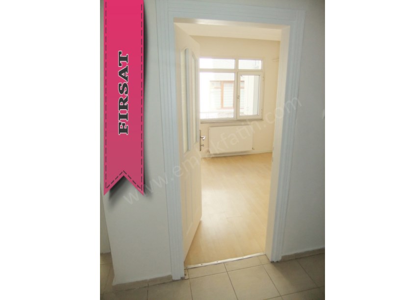 Kocamustafapaşada 2+1 75m2 3. Ara Kat Açıklamaya Dikkat