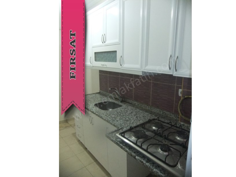 Kocamustafapaşada 2+1 75m2 3. Ara Kat Açıklamaya Dikkat