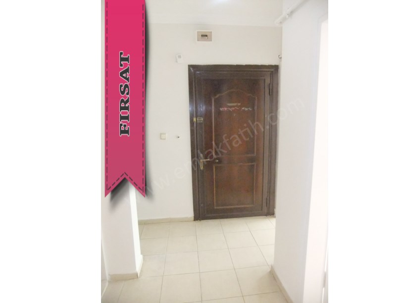 Kocamustafapaşada 2+1 75m2 3. Ara Kat Açıklamaya Dikkat
