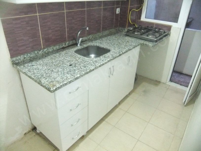 Kocamustafapaşada 2+1 75m2 3. Ara Kat Açıklamaya Dikkat
