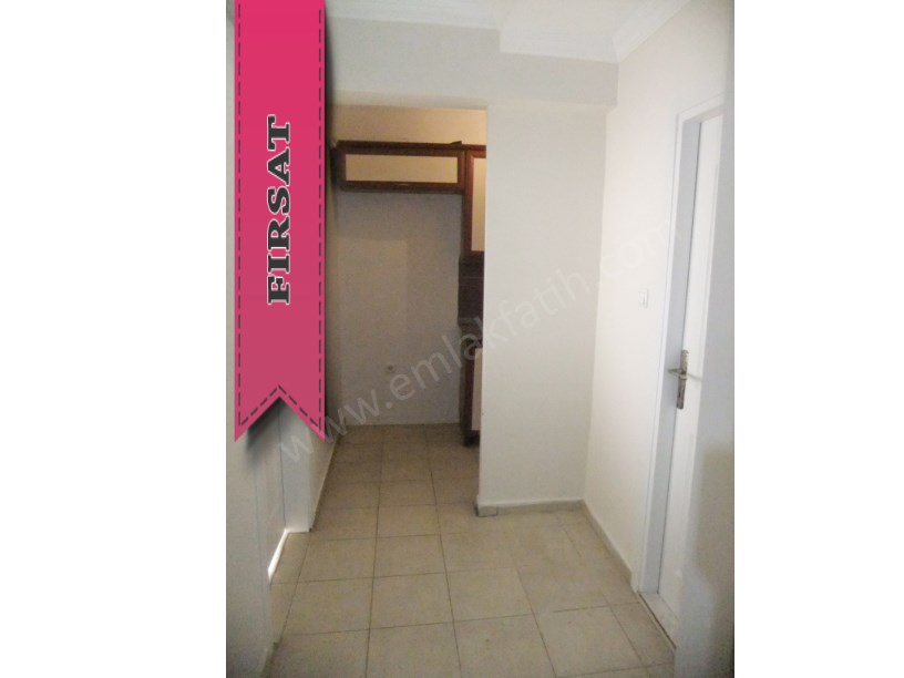 Kocamustafapaşada 2+1 75m2 3. Ara Kat Açıklamaya Dikkat