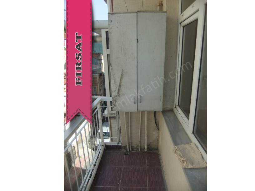 Kocamustafapaşada 2+1 75m2 3. Ara Kat Açıklamaya Dikkat