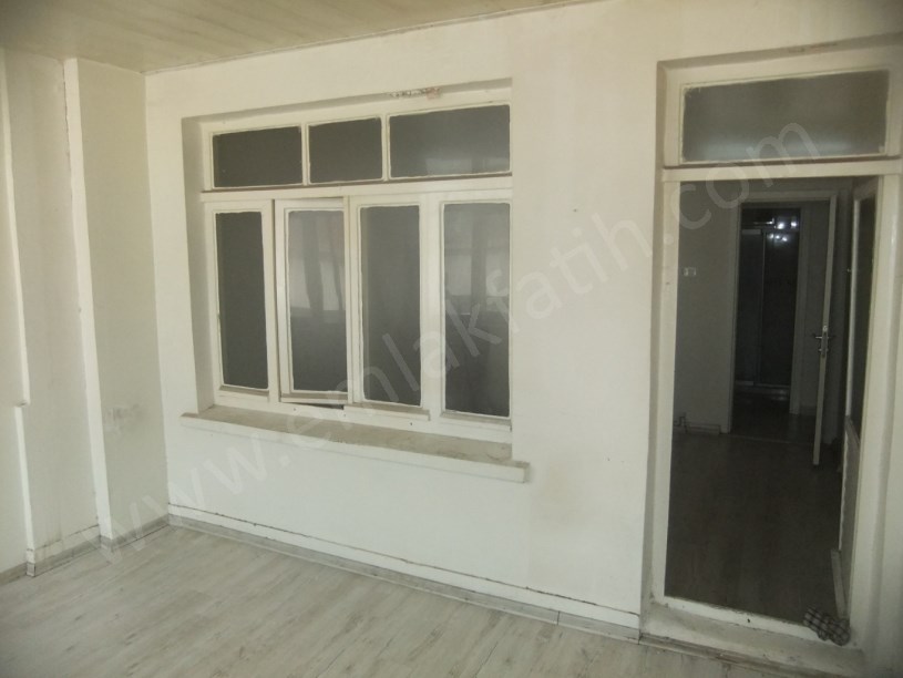 Kocamustafapaşa Kiralık Daire 3+1 3.Kat 90m2 ( ESKİ PORTFÖY )