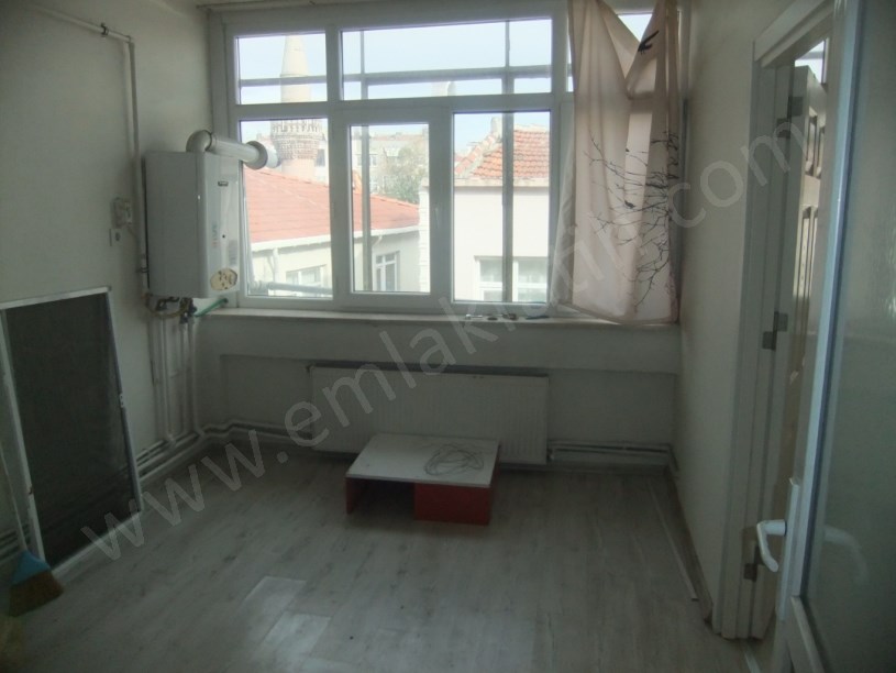 Kocamustafapaşa Kiralık Daire 3+1 3.Kat 90m2 ( ESKİ PORTFÖY )