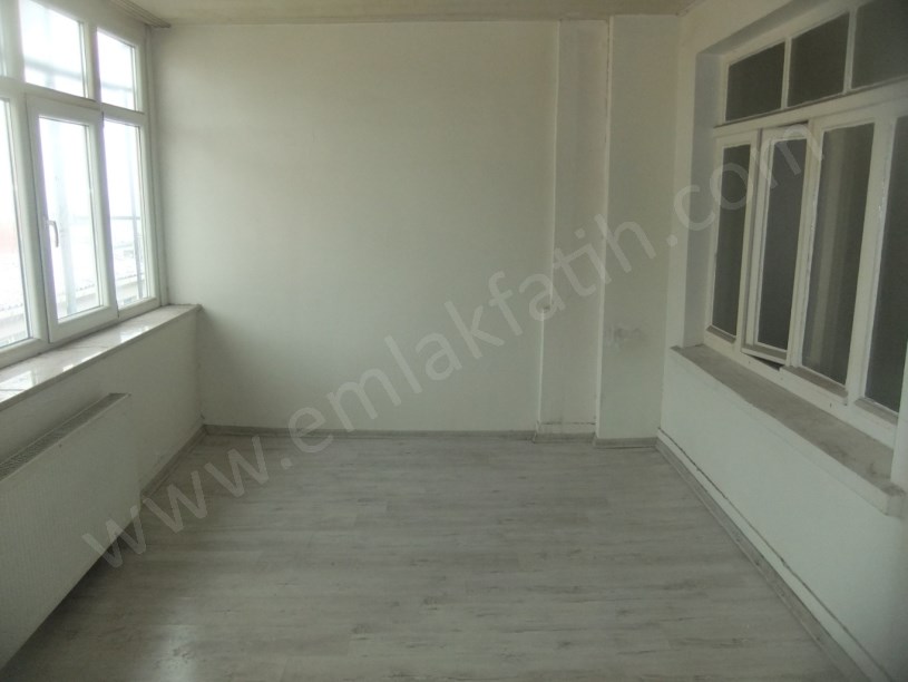 Kocamustafapaşa Kiralık Daire 3+1 3.Kat 90m2 ( ESKİ PORTFÖY )
