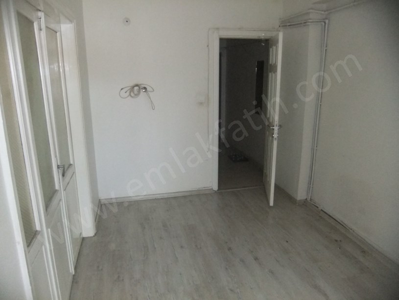 Kocamustafapaşa Kiralık Daire 3+1 3.Kat 90m2 ( ESKİ PORTFÖY )