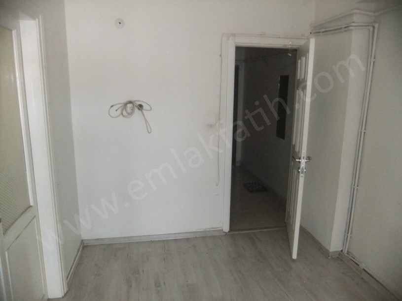 Kocamustafapaşa Kiralık Daire 3+1 3.Kat 90m2 ( ESKİ PORTFÖY )
