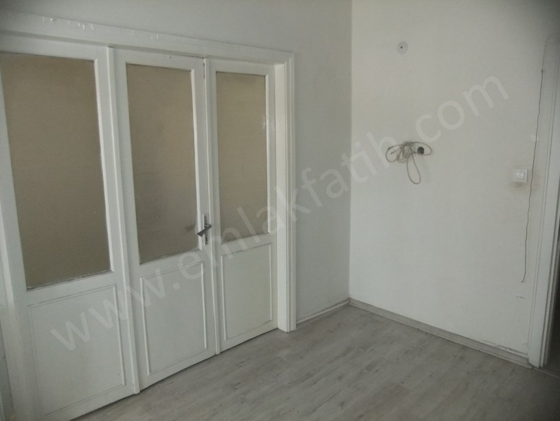 Kocamustafapaşa Kiralık Daire 3+1 3.Kat 90m2 ( ESKİ PORTFÖY )