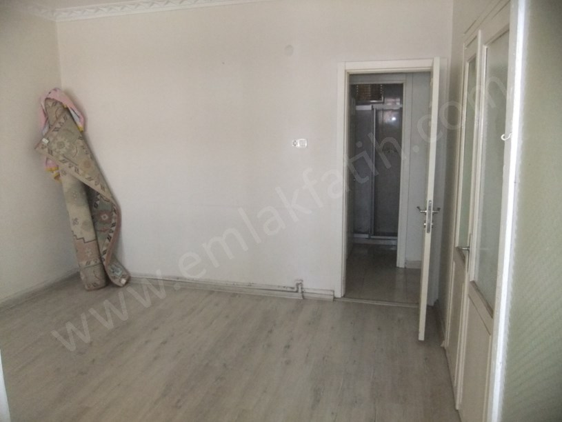 Kocamustafapaşa Kiralık Daire 3+1 3.Kat 90m2 ( ESKİ PORTFÖY )