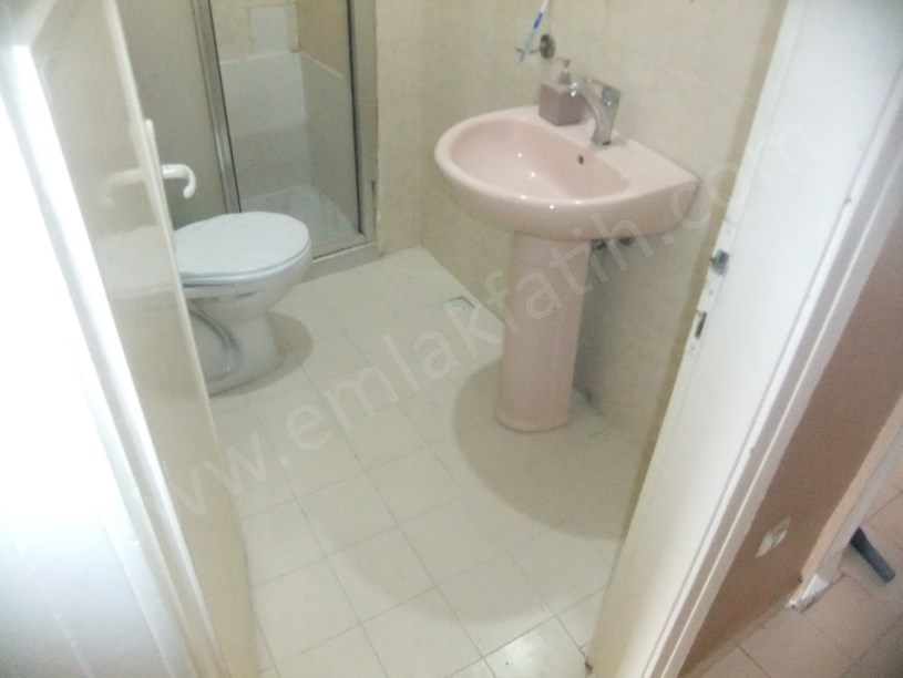 Kocamustafapaşa Kiralık Daire Meydanda Park Manzaralı 2+1 ( ESKİ PORTFÖY )