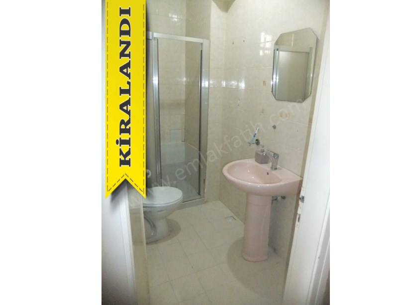 Kocamustafapaşa Kiralık Daire Meydanda Park Manzaralı 2+1 ( ESKİ PORTFÖY )