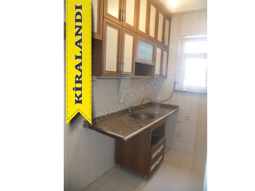 Kocamustafapaşa Kiralık Daire Meydanda Park Manzaralı 2+1 ( ESKİ PORTFÖY )