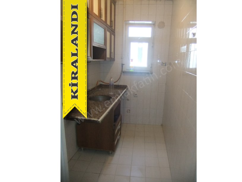 Kocamustafapaşa Kiralık Daire Meydanda Park Manzaralı 2+1 ( ESKİ PORTFÖY )
