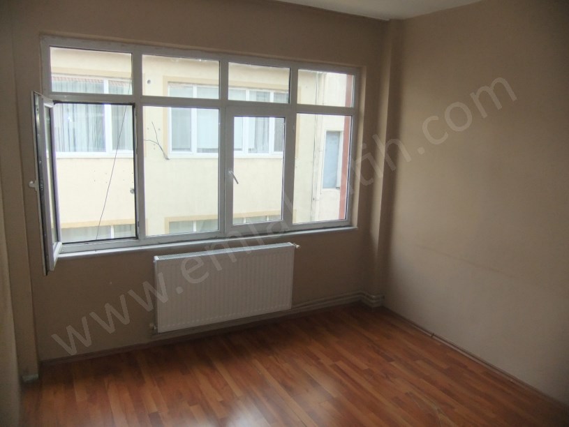 Kocamustafapaşa Kiralık Daire Meydanda Park Manzaralı 2+1 ( ESKİ PORTFÖY )