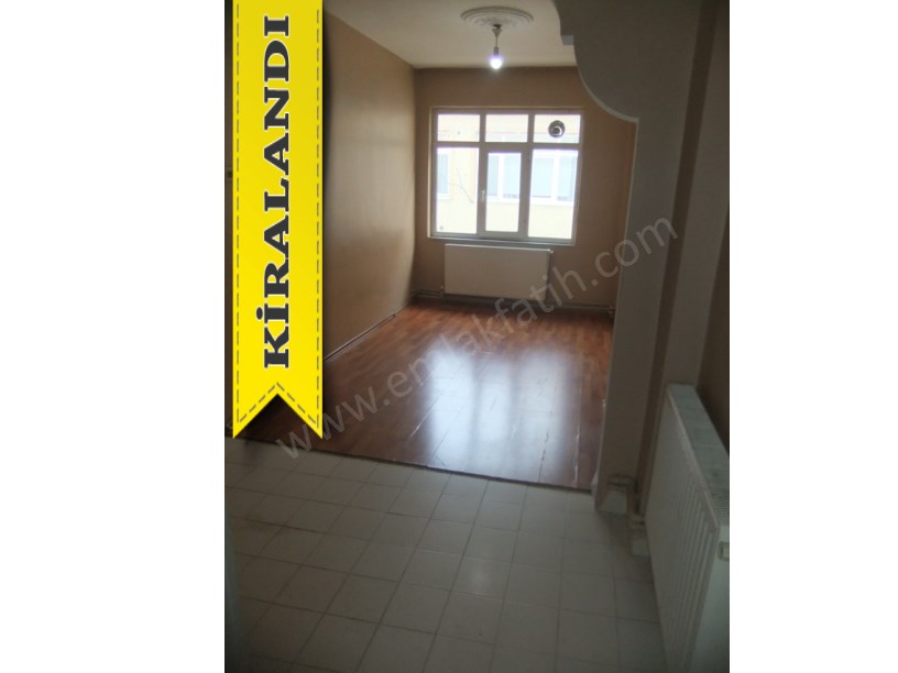Kocamustafapaşa Kiralık Daire Meydanda Park Manzaralı 2+1 ( ESKİ PORTFÖY )