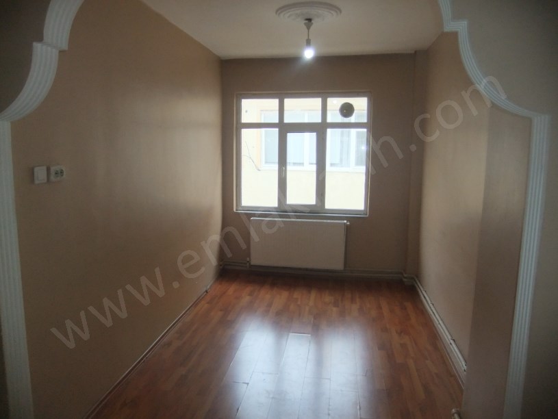 Kocamustafapaşa Kiralık Daire Meydanda Park Manzaralı 2+1 ( ESKİ PORTFÖY )